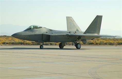 F-22 Raptor Display at the Edwards Air Force Base Airshow | Air show ...