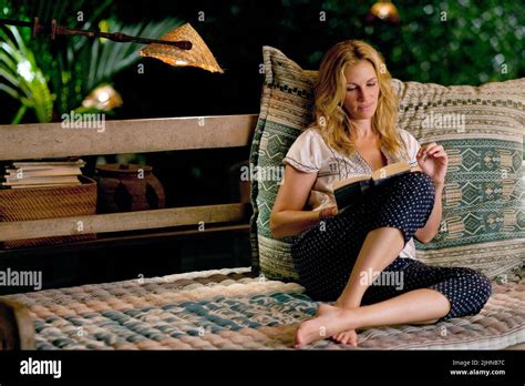 JULIA ROBERTS, EAT PRAY LOVE, 2010 Stock Photo - Alamy