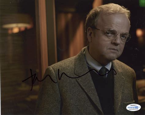 Toby Jones Captain America Signed Autograph 8x10 Photo ACOA | Outlaw Hobbies Authentic Autographs