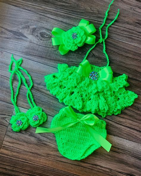 Neon green crochet set | Crochet set, Crochet, Crochet necklace