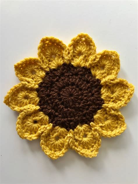 Stunning Jumbo Sunflower Applique > A Pattern to Follow