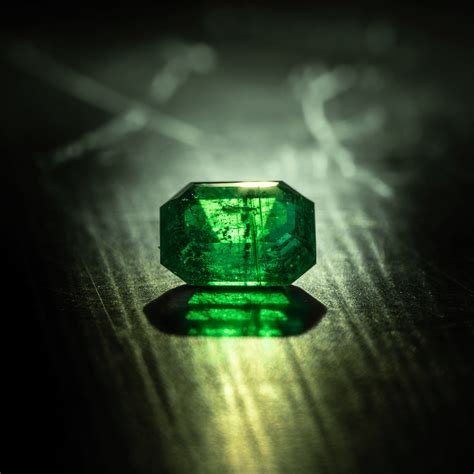 May's Birthstone: History & Meaning Behind The Emerald | blingadvisor.com