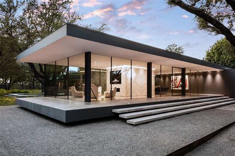 Modern Glass House Exterior Designs