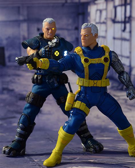 Review and photos of Cable One:12 Collective exclusive and regular action figure