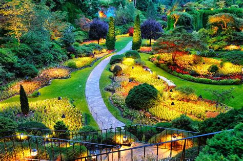 13 Of The Most Beautifully Designed Flower Gardens In The World