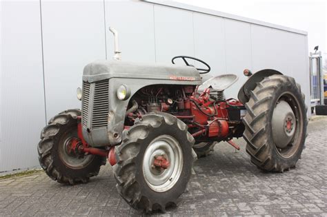 massey-ferguson-ff30d-e03387-001.jpg (1600×1065) | Ford tractors, Tractors, Vintage tractors