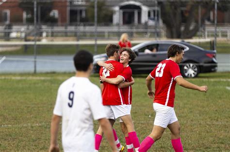 Team - Soccer - The Knox School