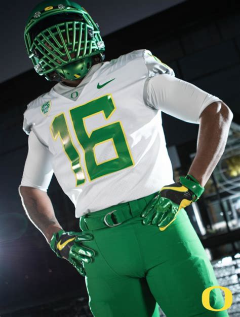 Oregon Ducks reveal throwback-inspired Webfoot uniforms | Chris Creamer's SportsLogos.Net News ...