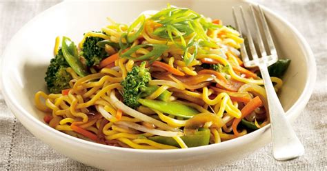 Chinese egg noodle and vegetable stir fry