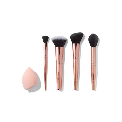 10 Vegan Makeup Brushes That Will Level up Your Beauty Routine