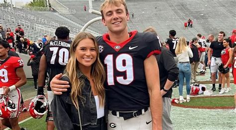 College football universe reacts to Georgia TE Brock Bowers’ gf posing ...