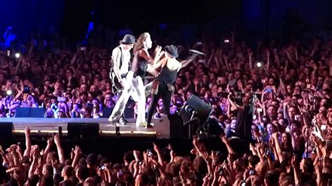 Aerosmith - Come Together - Live in Moscow - YouTube