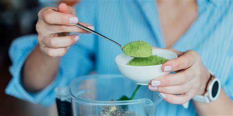 Greens Powders: Pros and Cons of Consumption