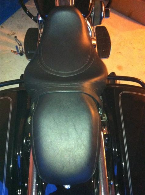 05 Road King Custom seat - Harley Davidson Forums