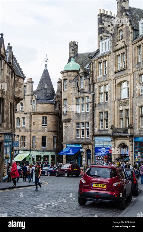 Street View in Edinburgh, UK Stock Photo - Alamy