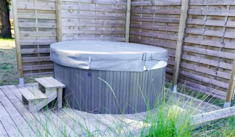 A Quick And Easy Guide To Installing A Hot Tub - PoolsWiki