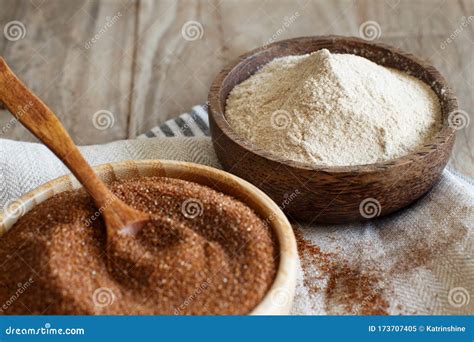 Teff Flour and Teff Grain in Bowls Stock Image - Image of gluten, african: 173707405