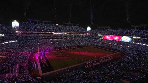 Fans to Receive LED Wristbands for Light Show During Ravens-Steelers ‘Sunday Night Football’