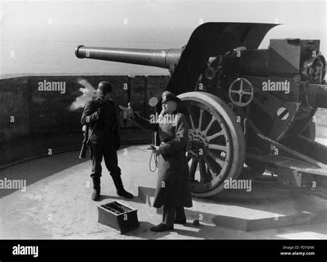 German coastal artillery on the Atlantic Wall Stock Photo - Alamy