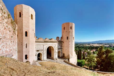 THE MAGIC OF SPELLO | Italy Unlocked