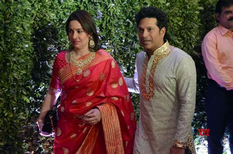 Mumbai: Wedding reception of Raj Thackeray's son Amit Thackeray (Batch ...