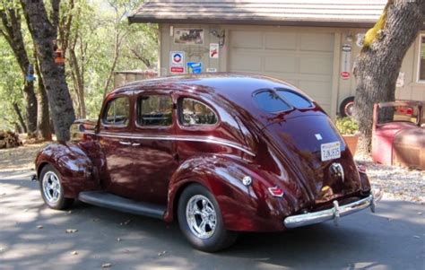 1940 FORD DELUXE 4 DOOR SEDAN