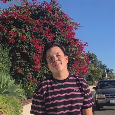 Ethan Munck Height, Weight, Age, Body Statistics - Healthy Celeb