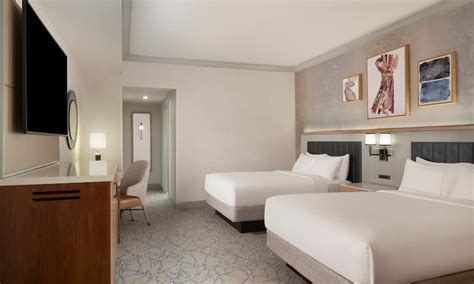 Dallas Hotel Rooms | Rooms and Suites at Hilton Anatole