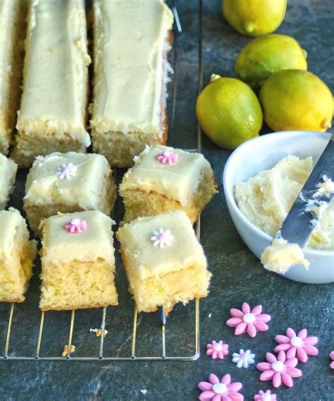 Lemon cake squares. Diy Baking, Baking Tins, Baking Cakes, Lemon Icing, Lemon Cake, Lemon ...