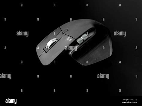 Black Wireless Mouse Stock Photo - Alamy