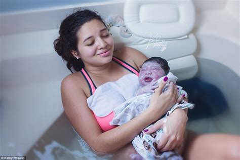 K Ro Photography documents her friend's at-home water birth | Daily ...