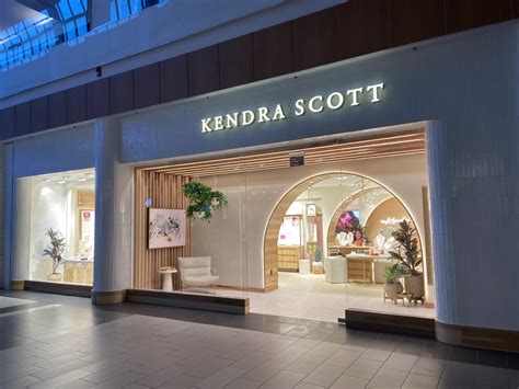 GARDEN CITY ROOSEVELT FIELD | Jewelry Stores | Kendra Scott