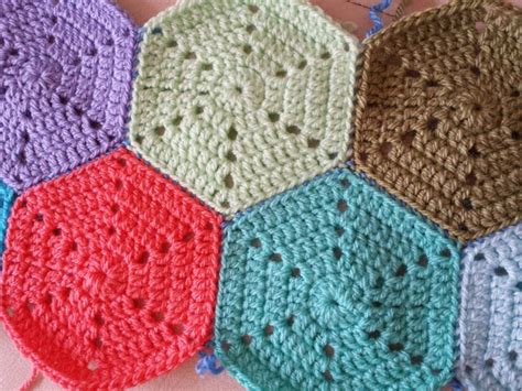 Solid hexagon crochet pattern | Hexagon crochet pattern, Crochet hexagon, Crochet rug patterns