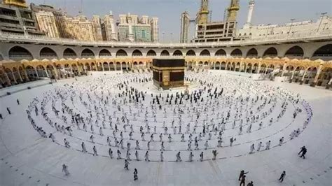 Haj: First batch of 150 pilgrims leave for Saudi from J&K | Latest News India - Hindustan Times