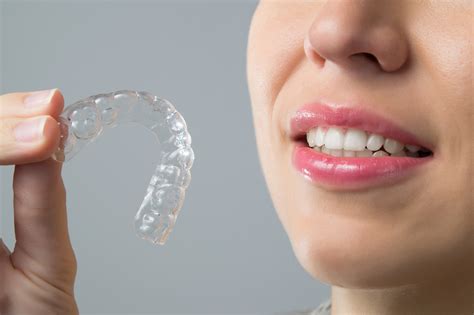 Are fixed retainers better than Essix retainers? | UK Adult Braces