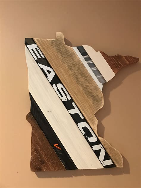 Minnesota Recycled Hockey Stick Wall Art | Stick wall art, Minnesota, Astd