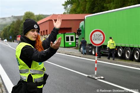 Border checks between Czech Republic and Slovakia dropped - InfoMigrants