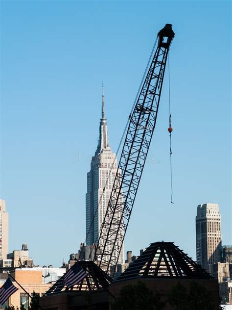 Crane New York City editorial photo. Image of skyline - 56453761