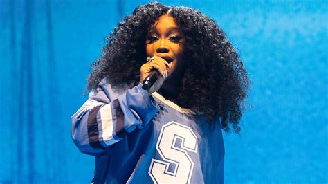 SZA Blasts Ex-Boyfriend for Cheating During Her London Show | Entertainment Tonight