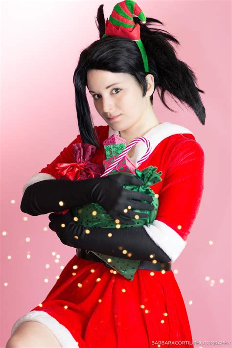 Yaoyorozu Momo XMAS cosplay by Rael-chan89 on DeviantArt