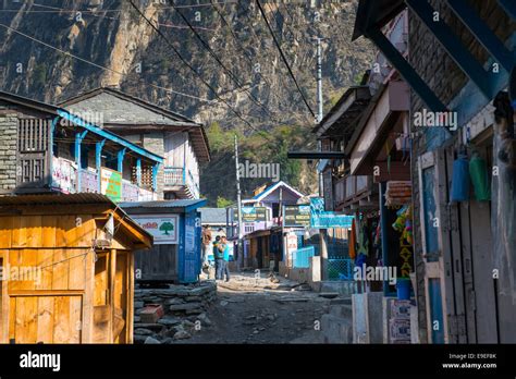 Chame village in Annapurna Circuit - most popular tourists trek in ...