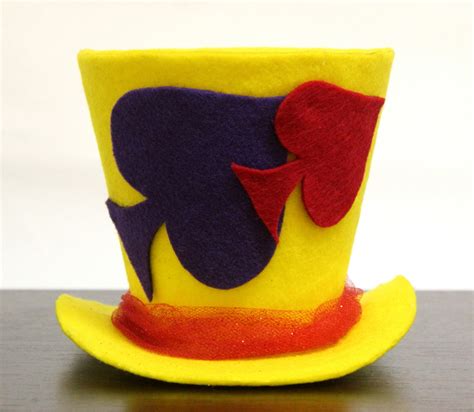 Queen of Hearts Top Hat, Alice in Wonderland themed partydecoration ...