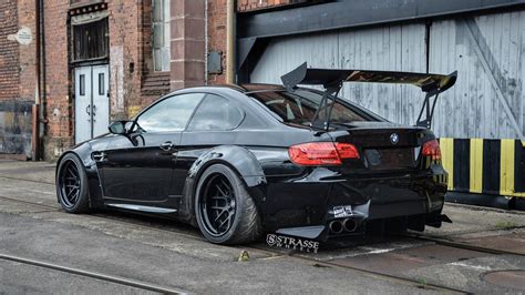 Liberty Walk Supercharged BMW M3 E92, Beast