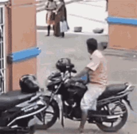 Motorcycle Fail GIF - Motorcycle Fail Crash - Discover & Share GIFs