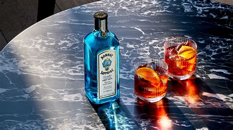 Bombay Sapphire Negroni Cocktail Recipe | How to make a Negroni | Bombay Sapphire