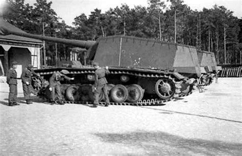 [TMP] "World War II German Sturer Emil Tank Destroyer " Topic