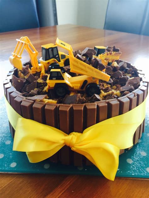 Digger dump truck cake | Cake decorating, Truck cakes, Dump truck cakes