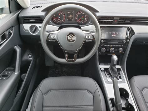 Volkswagen 2022 Passat Interior