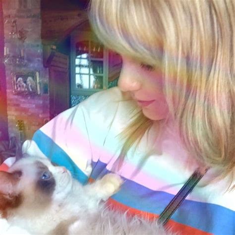 Taylor Swift files to trademark her cat's name Benjamin Button