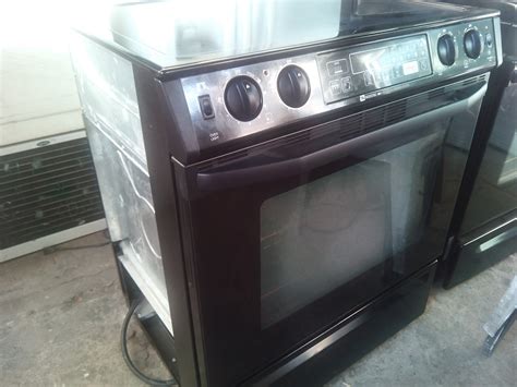 Maytag Slide in Electric Stove and Oven - Philippines Buy and Sell Marketplace - PinoyDeal